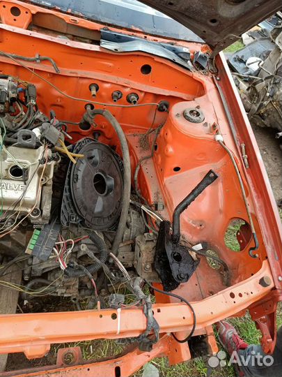 Телевизор на nissan sunny B14 сунни