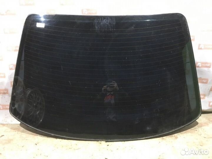 Стекло заднее Audi 100 4A2 AAR 1991