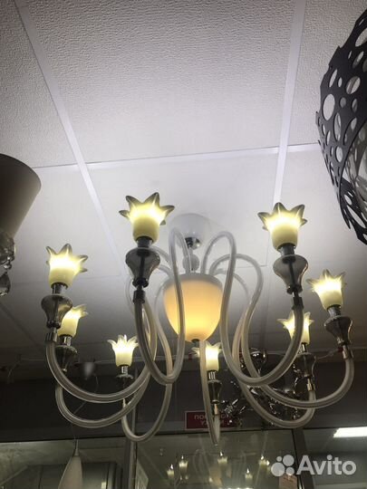 Люстра новая