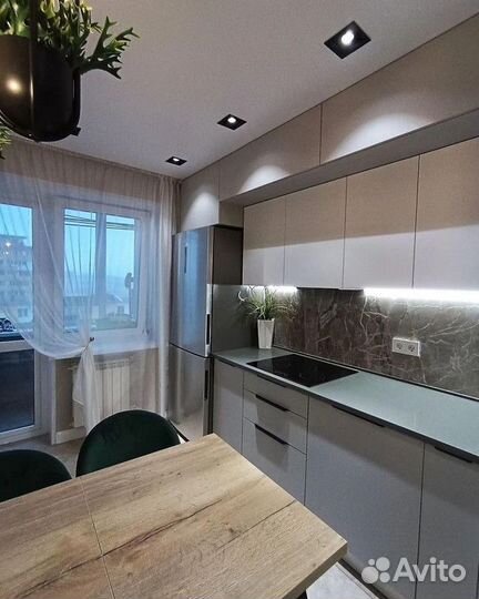 Кухня под потолок