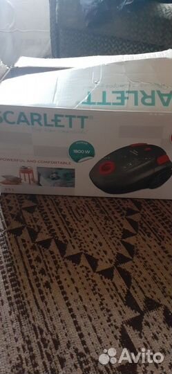 Пылесос Scarlett 1800 Вт новый