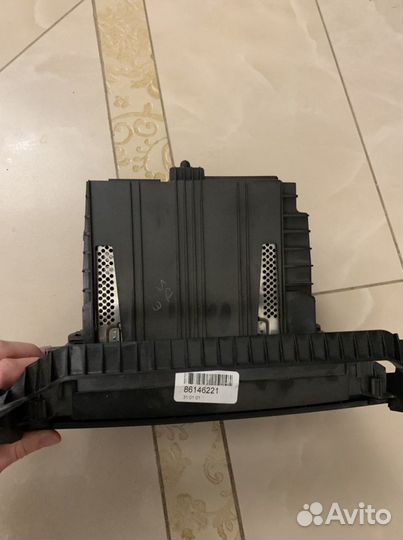 Радиоприемник BMW Business CD. Узел 65.2201