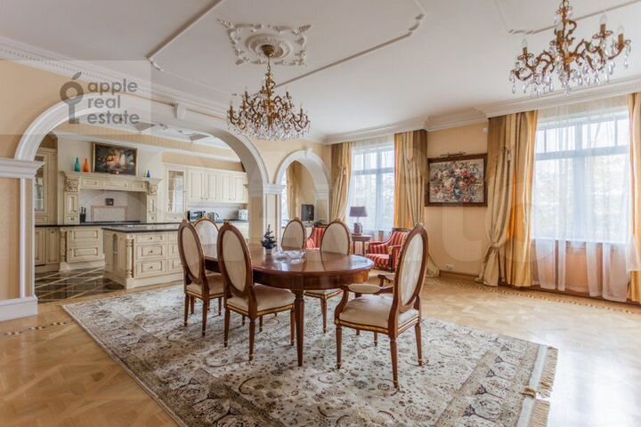 5-к. квартира, 300 м², 3/5 эт.