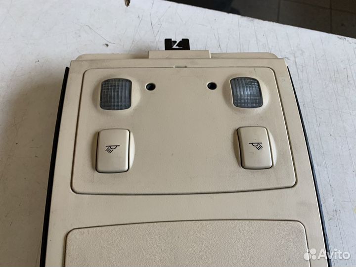 Плафон салонный Audi A6C5 бежевый / серый