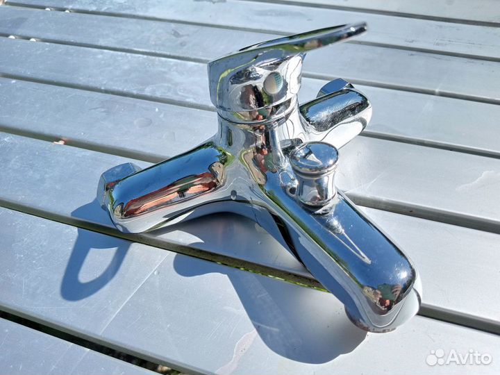 Смеситель для ванны с душем