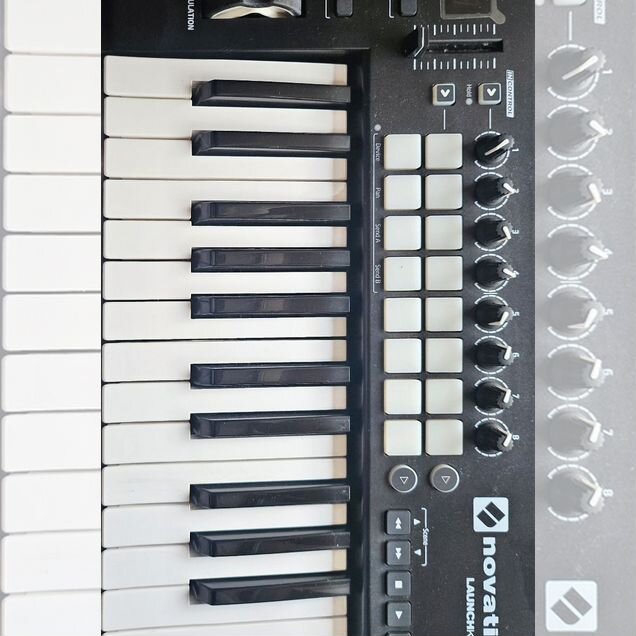 Миди клавиатура Novation MK 2