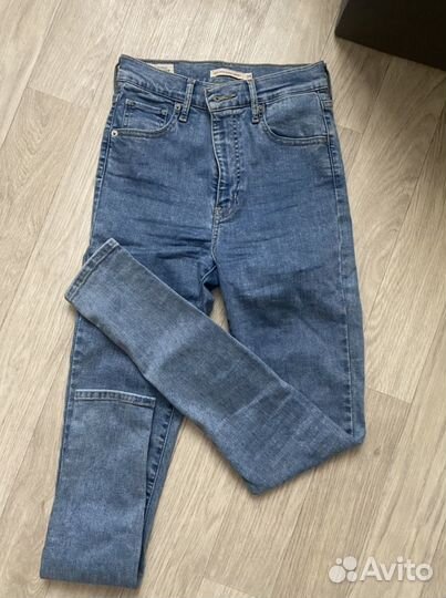 Джинсы levis