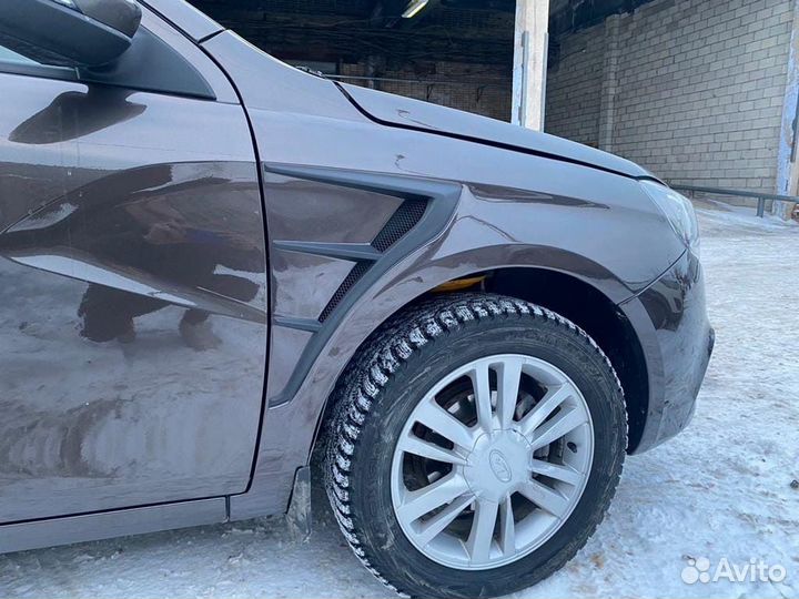 Крылья пластиковые LSD - Лада Веста под окраску