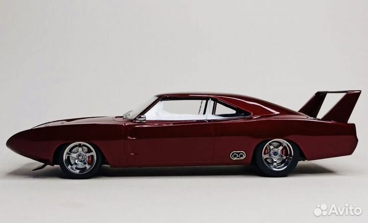 Dodge Charger Daytona 1969 Custom 1:18 Green Light