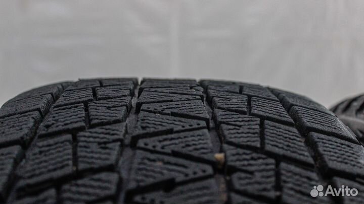 Bridgestone Blizzak DM-V1 235/55 R19 101R