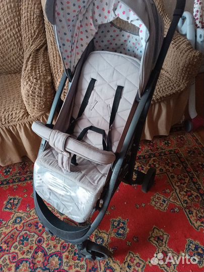 Прогулочная коляска