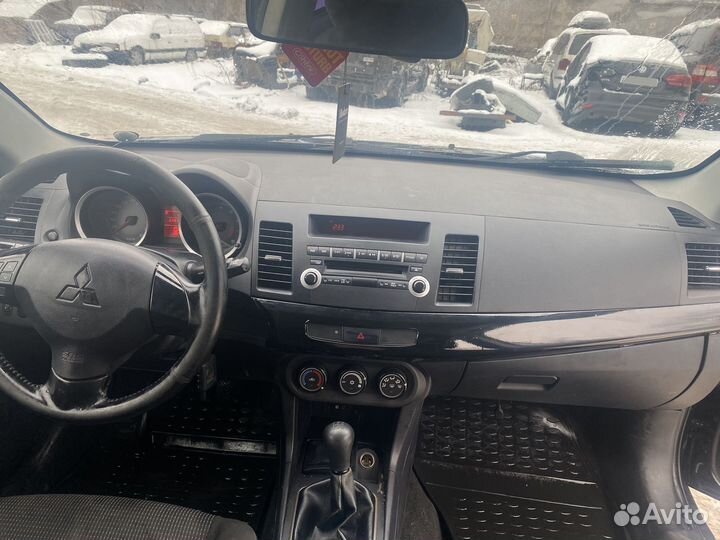 Mitsubishi Lancer 1.8 МТ, 2008, битый, 260 000 км