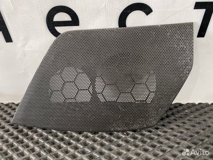 Накладка (сетка) динамика Volvo FH4 82213613