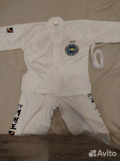 Костюм для тхэквондо