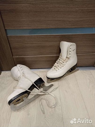 Коньки фигурные Grace р33