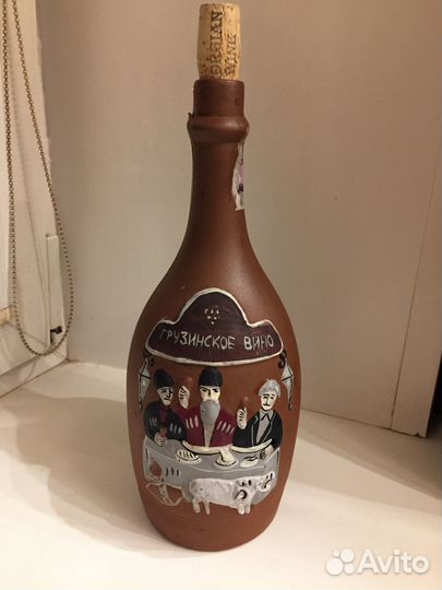 Бутылки для коллекции и самовар