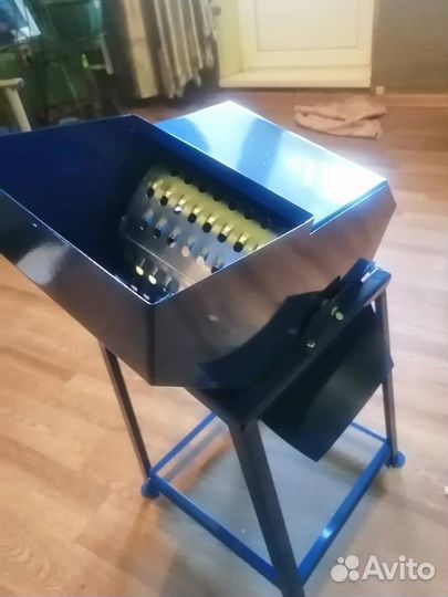 Кормоизмельчитель овощей ручной барабанный