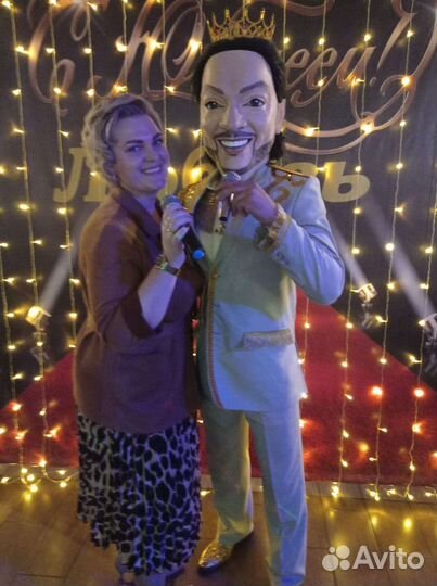 Ведущая-ведущий, живой вокал