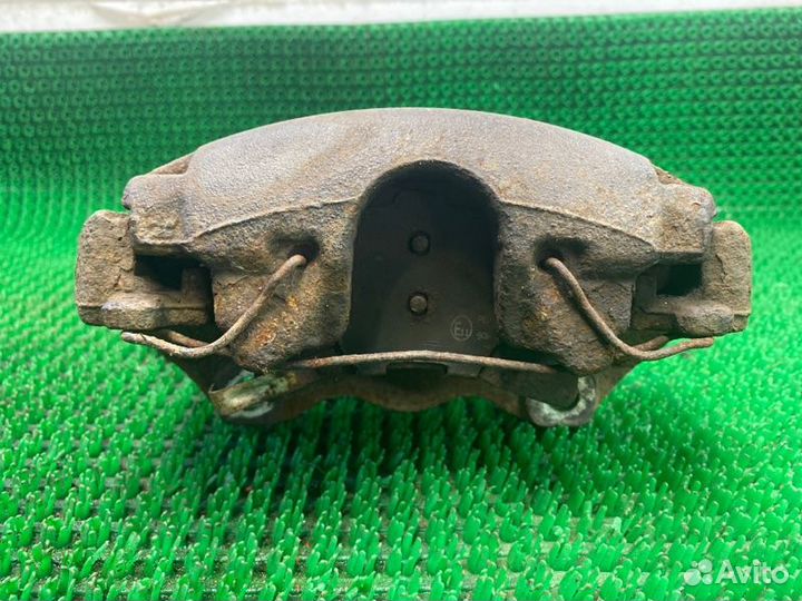 Суппорт передний правый Opel Astra H Z13DTH 2008