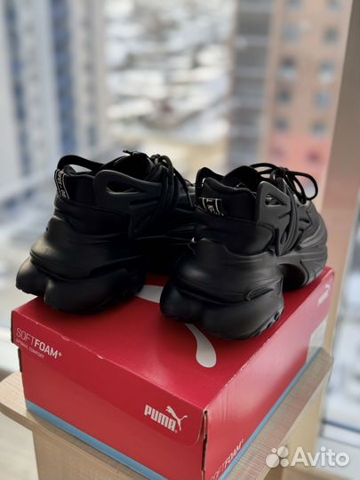 Кроссовки женские