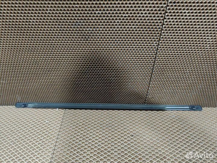 Молдинг стекла внешний задний правый Nissan