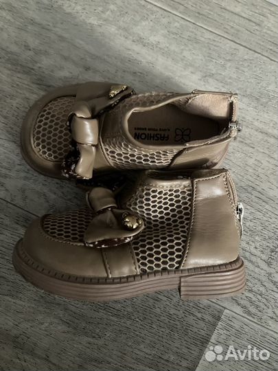 Туфли для девочки 23
