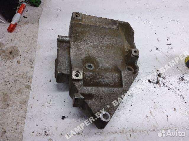 Кронштейн компрессора кондиционера Audi A6 06B2608