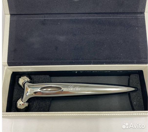 Роликовый массажёр от refa