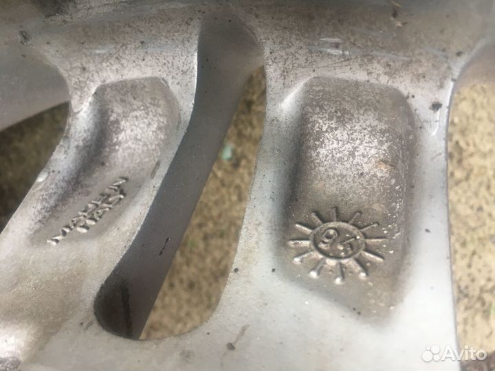 Momo Ferrari Engeneering 15”