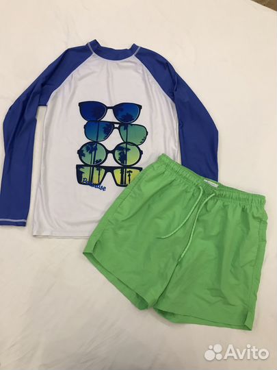 Шорты для плавания и футболка