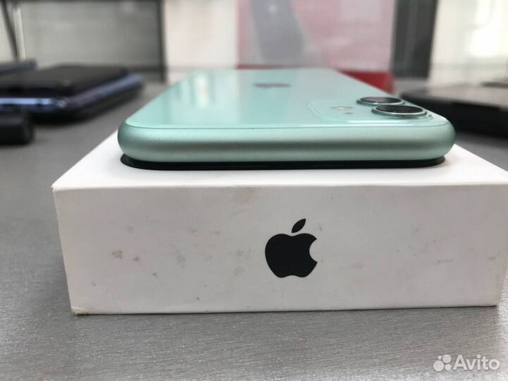 iPhone 11, 64 ГБ