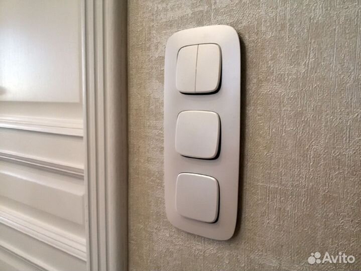 Выключатель Valena Allure