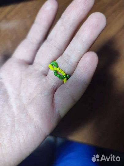 Необычное кольцо из бисера