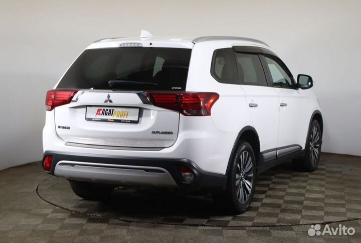 Mitsubishi Outlander 2.0 CVT, 2018, 61 743 км