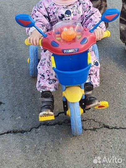 Детский трехколесный велосипед