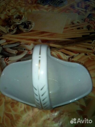 Фарфоровая конфетница Китай. Домик с улиткой