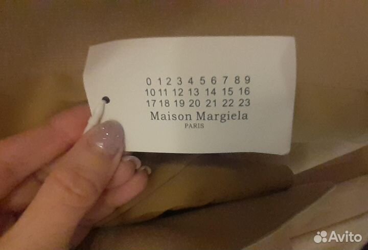 Продам женский брючный костюм Maison Margiela кофе