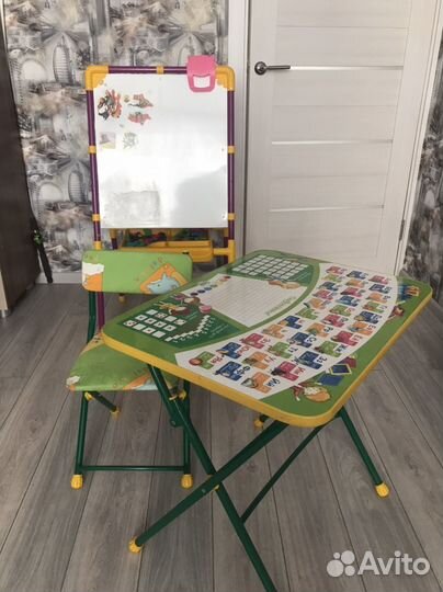 Детский стол и стул