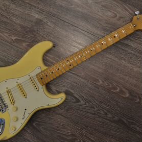 Fender YJM Stratocaster ST72-86 DSC