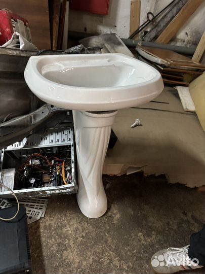 Раковина на ножке бу