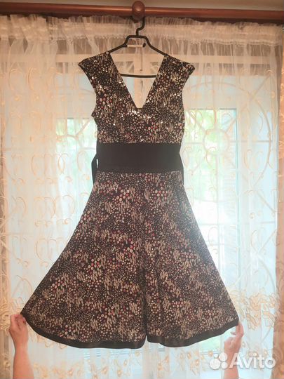 Нарядное платье 42 44