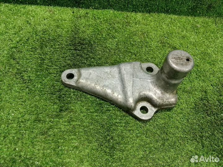 Кронштейн двигателя Audi A6 Allroad Quattro C5