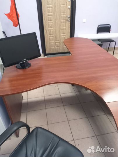 Офисный стол для руководителя