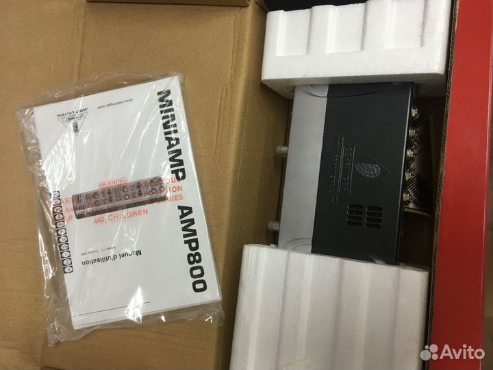 Behringer miniamp AMP800