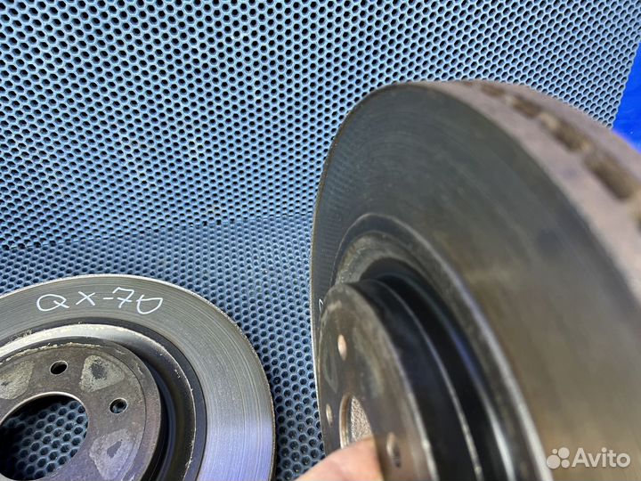 Диск тормозной передний Infiniti QX70