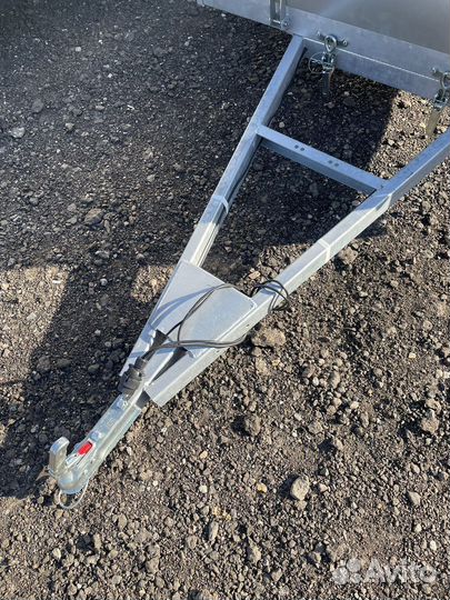 Прицеп 3,5-1,5 экспедиция яр-новый