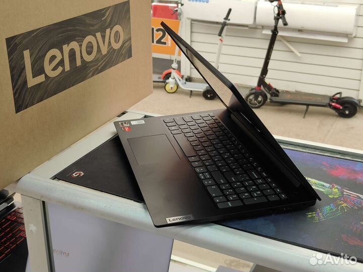 Новый ноутбук Lenovo 15,6 Ryzen 5-5500U 8 512 SSD