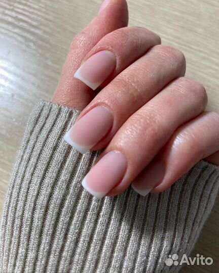 Маникюр и педикюр