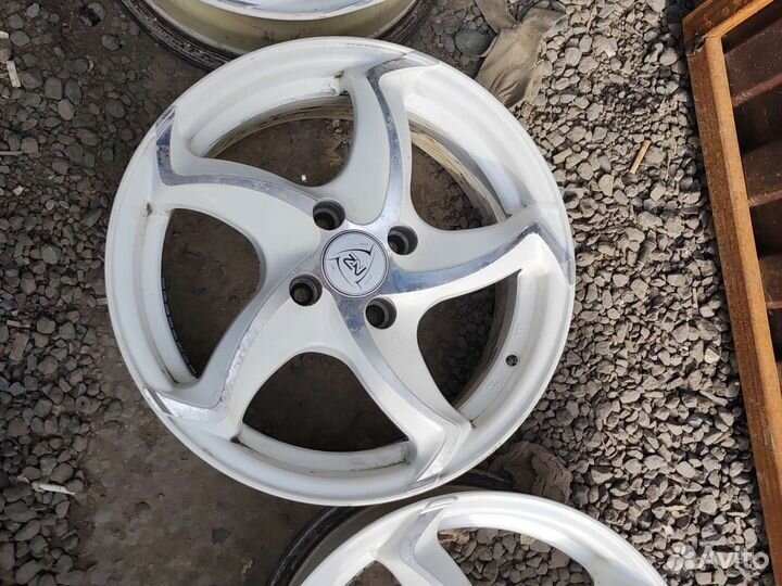 Диски r15. 4-98. Ваз