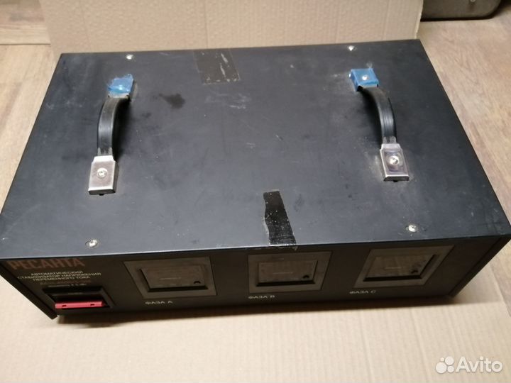 Автоматический стабилизатор напряжения